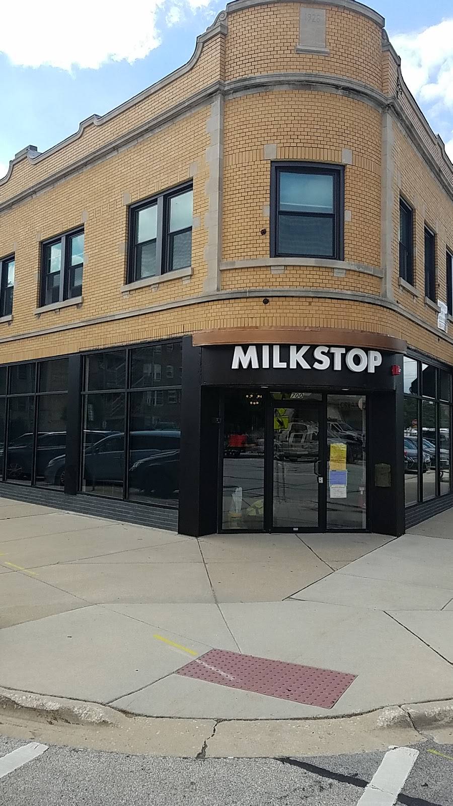 MilkStop | restaurant | 700 W Burlington Ave, La Grange, IL 60525, USA | 7089379158 OR +1 708-937-9158