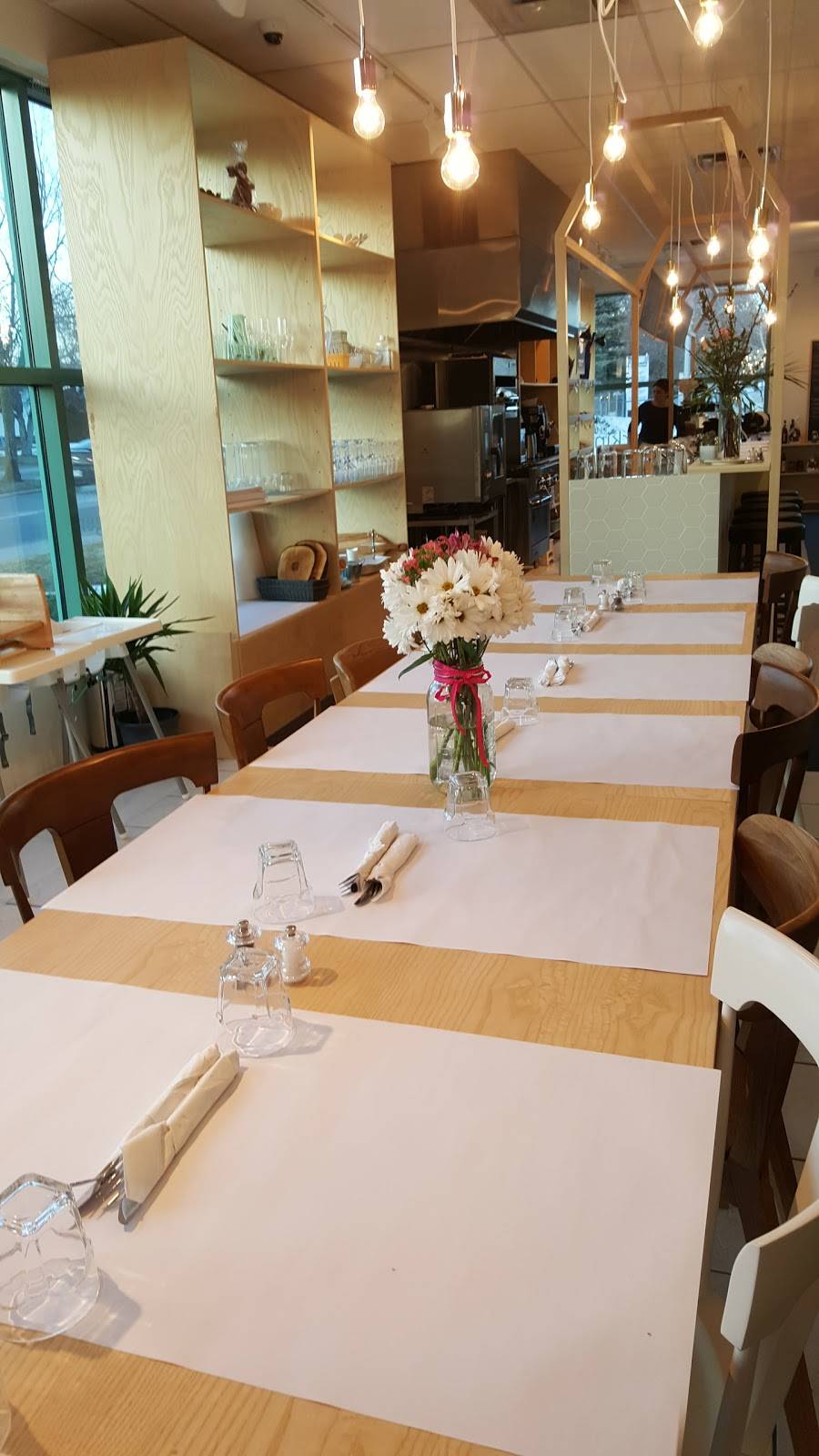 Markina - Resto-boutique | restaurant | 1360 Rue de Montarville, Saint-Bruno-de-Montarville, QC J3V 3T5, Canada | 4506901919 OR +1 450-690-1919