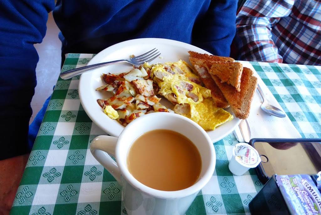 Cherry Ridge Airport Restaurant | restaurant | 30 Bomber Ln, Honesdale, PA 18431, USA | 5702535517 OR +1 570-253-5517