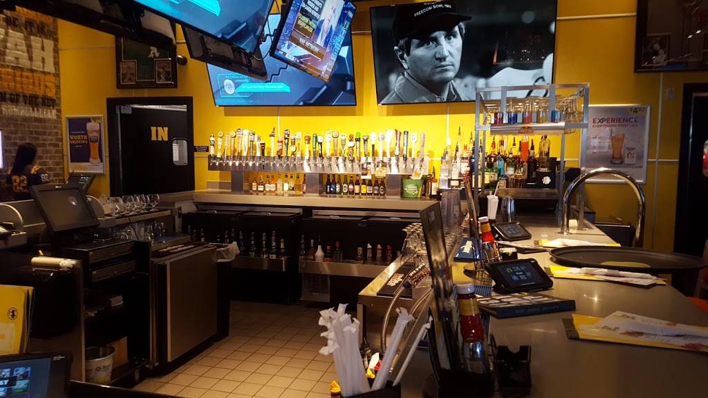 Buffalo Wild Wings | restaurant | 2739 Countryside Dr, Turlock, CA 95380, USA | 2096683395 OR +1 209-668-3395