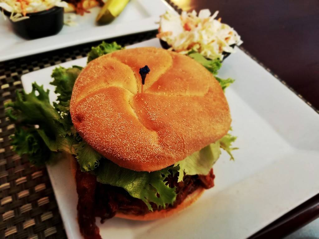 Village Tavern Restaurant & Inn | restaurant | 30 Mechanic St, Hammondsport, NY 14840, USA | 6075692528 OR +1 607-569-2528