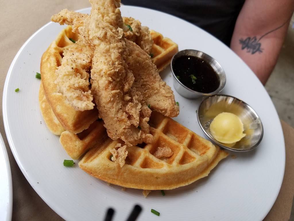 Table 33 | restaurant | 130 W 2nd St, Dayton, OH 45402, USA | 9379993070 OR +1 937-999-3070