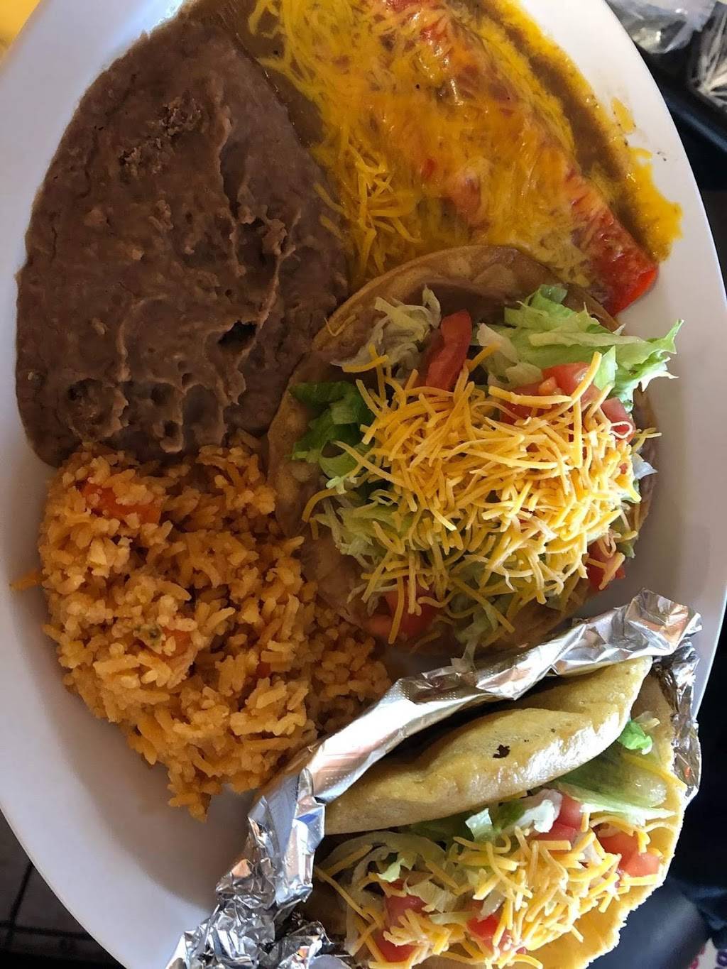 PAPIS Mexican Restaurant | restaurant | 2802 E Houston St, San Antonio, TX 78202, USA | 2102570669 OR +1 210-257-0669