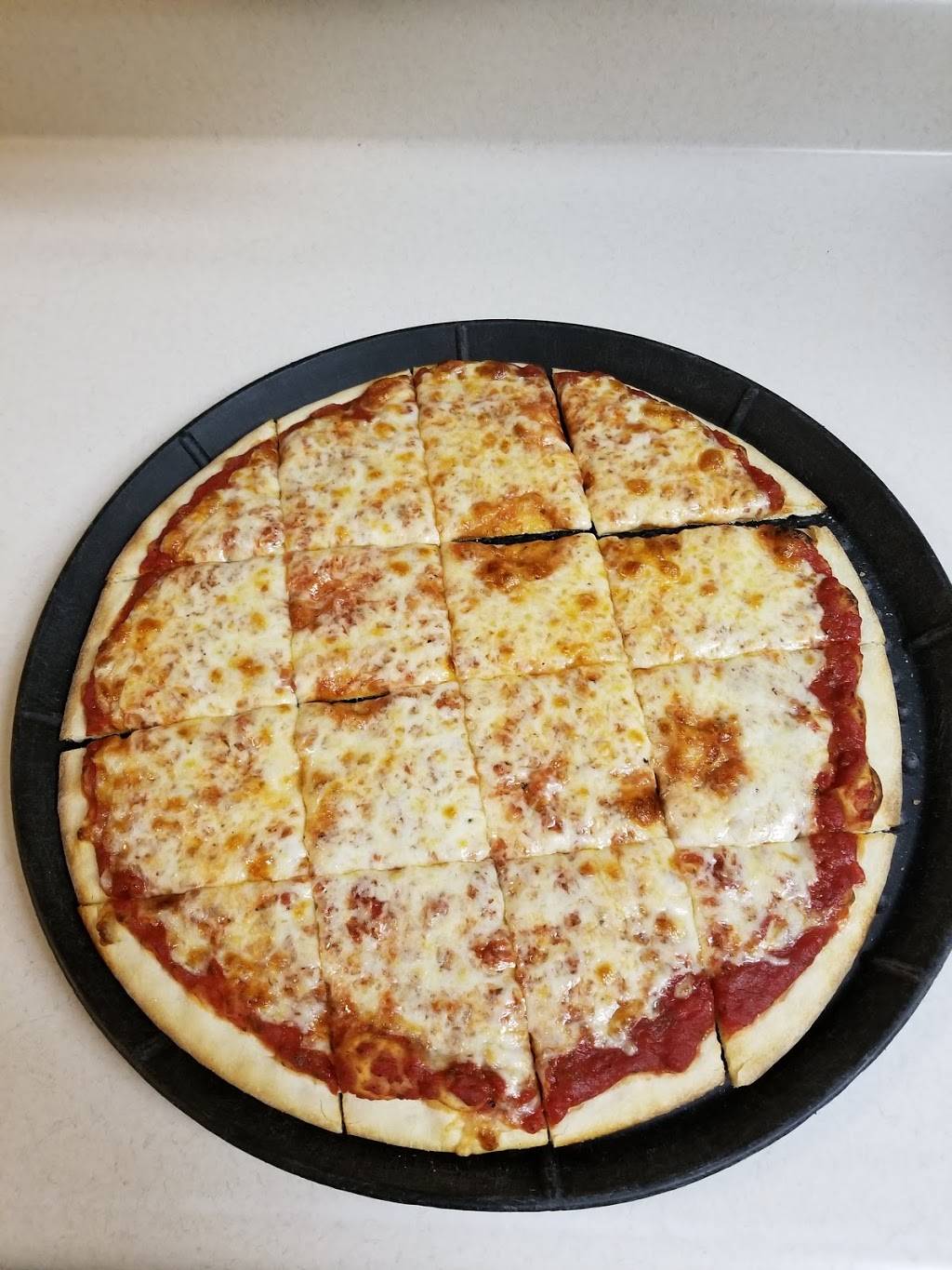 State Line Pizza Dyer | meal delivery | 183 Matteson St, Dyer, IN 46311, USA | 2198652922 OR +1 219-865-2922