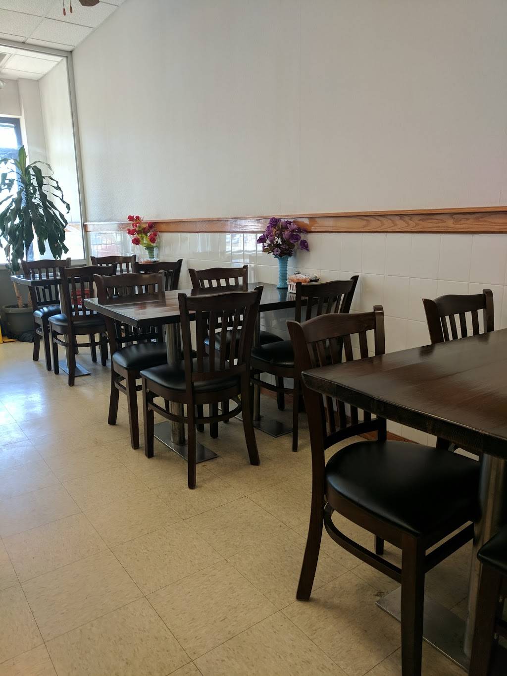 Lucky Star Express | restaurant | 1973 E Maple St, Canton, OH 44720, USA | 3304989996 OR +1 330-498-9996