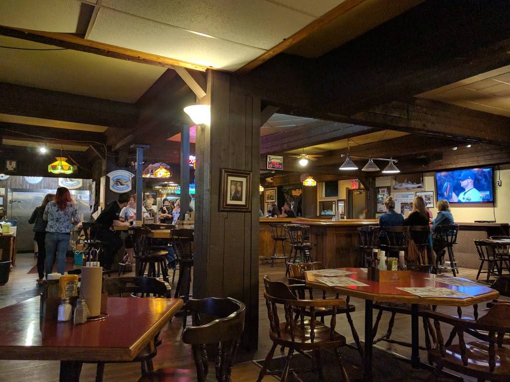 Teddys Food Fun & Spirits | restaurant | 30 Main St W, Grimsby, ON L3M 4J7, Canada | 9059455013 OR +1 905-945-5013