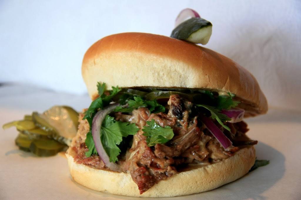 Lockhart Smokehouse BBQ | restaurant | 400 W Davis St, Dallas, TX 75208, USA | 2149445521 OR +1 214-944-5521