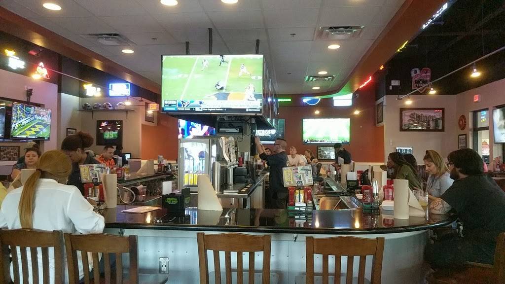 Pluckers Wing Bar | restaurant | 10407 Katy Fwy, Houston, TX 77024, USA | 7134659464 OR +1 713-465-9464