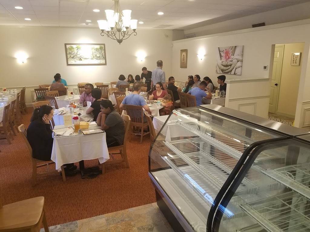 Jyotis World Cuisine | restaurant | 7128-A Albemarle Rd, Charlotte, NC 28227, USA | 7045699193 OR +1 704-569-9193