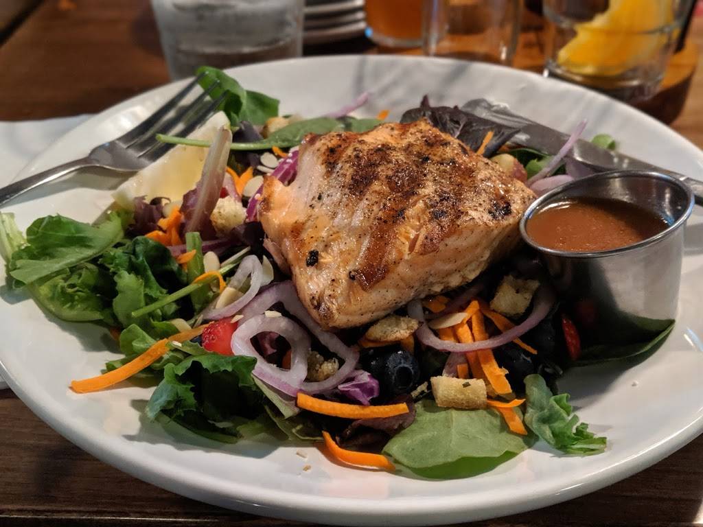 Tuckermans Restaurant & Tavern | restaurant | 336 NH-16A, Intervale, NH 03845, USA | 6033565542 OR +1 603-356-5542