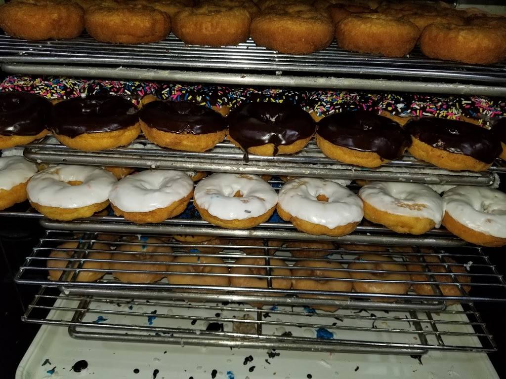 Winchells Donut House | cafe | 2501 San Pedro St, Los Angeles, CA 90011, USA | 2137459038 OR +1 213-745-9038