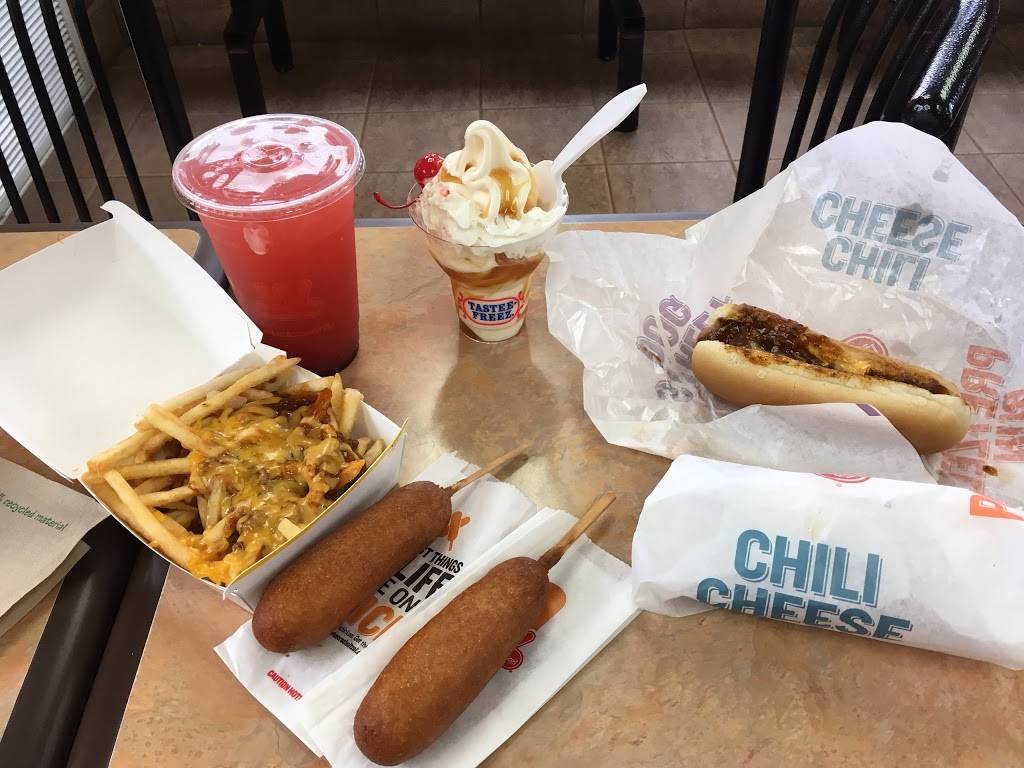 Wienerschnitzel | restaurant | 1125 W Carson St, Torrance, CA 90502, USA | 3105339111 OR +1 310-533-9111