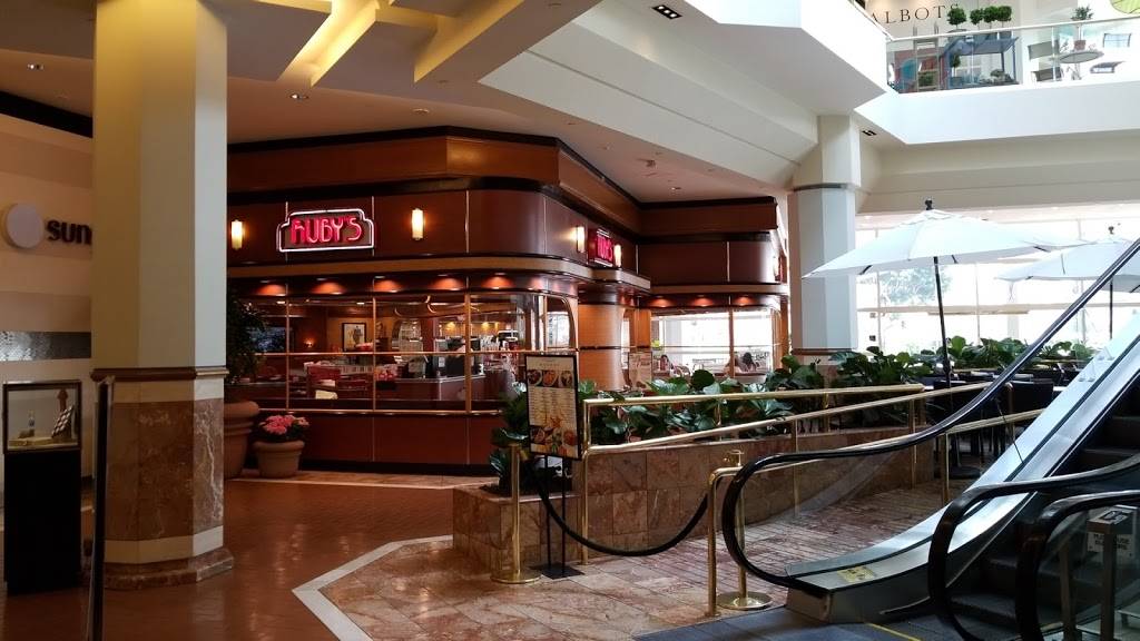 Ruby’s Diner | restaurant | 3333 Bear St #120, Costa Mesa, CA 92626, USA | 7146627829 OR +1 714-662-7829