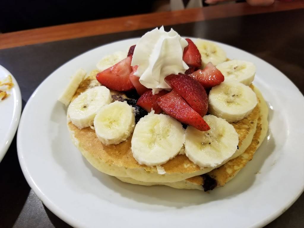 Dennys | restaurant | 628 County Road 41 RR6, Napanee, ON K7R 3L1, Canada | 6133543556 OR +1 613-354-3556