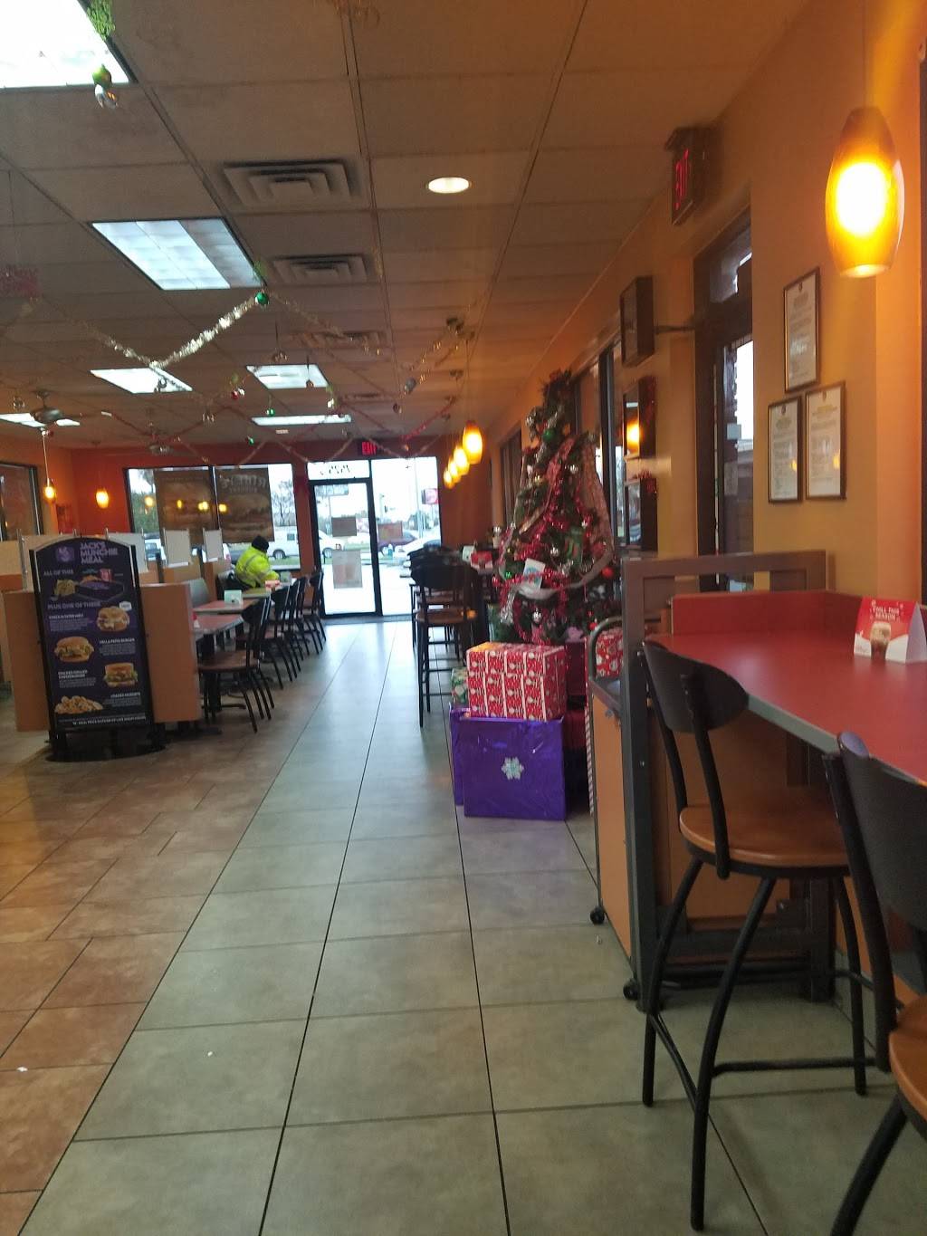 Jack in the Box | restaurant | 7525 East Fwy, Houston, TX 77020, USA | 7136737525 OR +1 713-673-7525