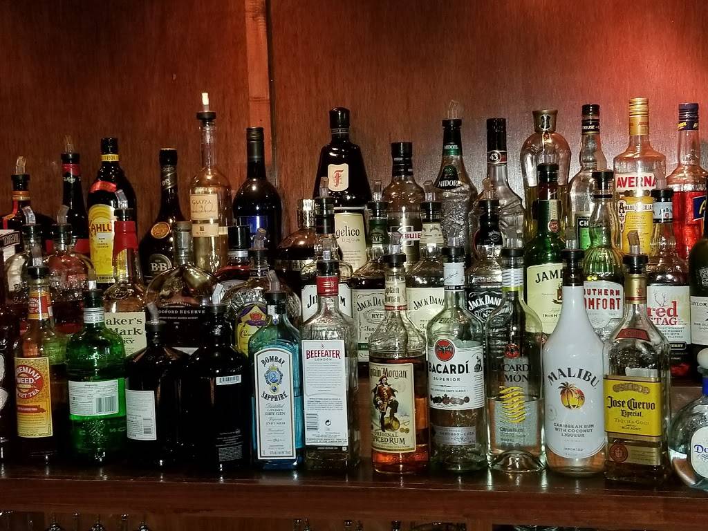 Matthews | restaurant | 1131 Bloomfield Ave, Clifton, NJ 07012, USA | 9739284300 OR +1 973-928-4300