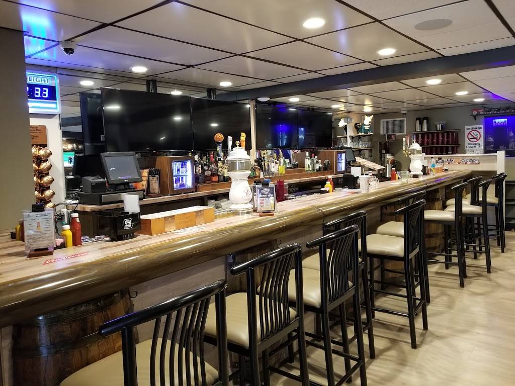 Johnnys West Sports Bar & Grill | restaurant | 12068 Dorsett Rd, Maryland Heights, MO 63043, USA | 3147365646 OR +1 314-736-5646