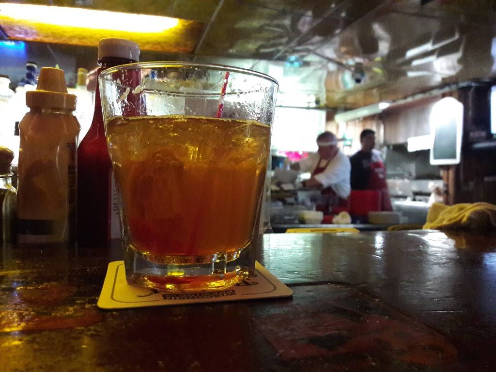 Villa Tap | restaurant | 2302 Packers Ave, Madison, WI 53704, USA | 6082449627 OR +1 608-244-9627