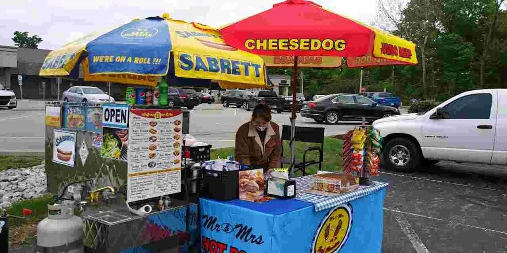 Mr & Mrs Hot Dog Stand | meal takeaway | 3939 S Emerson Ave, Beech Grove, IN 46203, USA | 3174130483 OR +1 317-413-0483