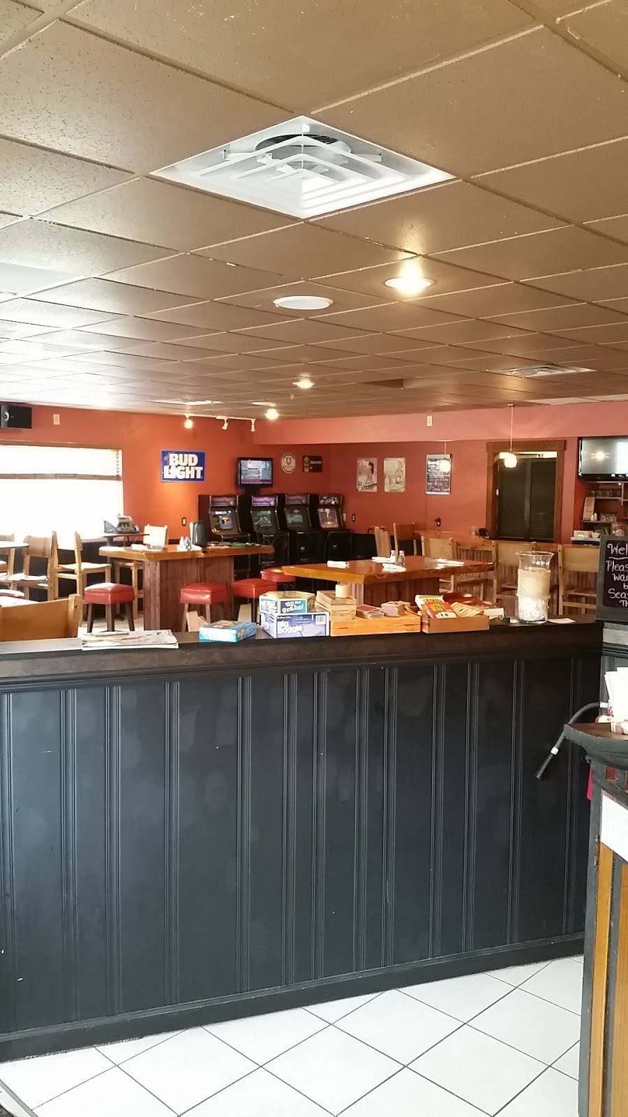 Pamelas Bar And Grille | restaurant | N7640 County Rd WH, Fond du Lac, WI 54937, USA | 9209335501 OR +1 920-933-5501