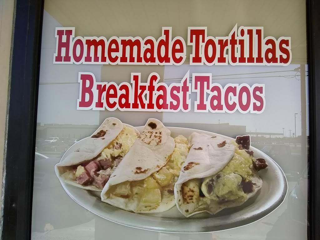 Los Potrillos | restaurant | 2555 Castroville Rd # 101, San Antonio, TX 78237, USA | 2104349449 OR +1 210-434-9449