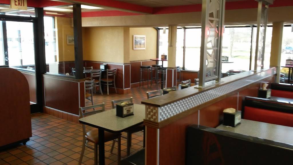 Hardees | restaurant | 3360 Lake City Hwy, Warsaw, IN 46580, USA | 5742673985 OR +1 574-267-3985