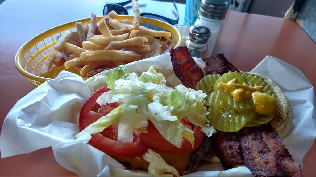 Georges Giant Hamburger | restaurant | 1491 Newell Ave, Walnut Creek, CA 94596, USA | 9259394888 OR +1 925-939-4888