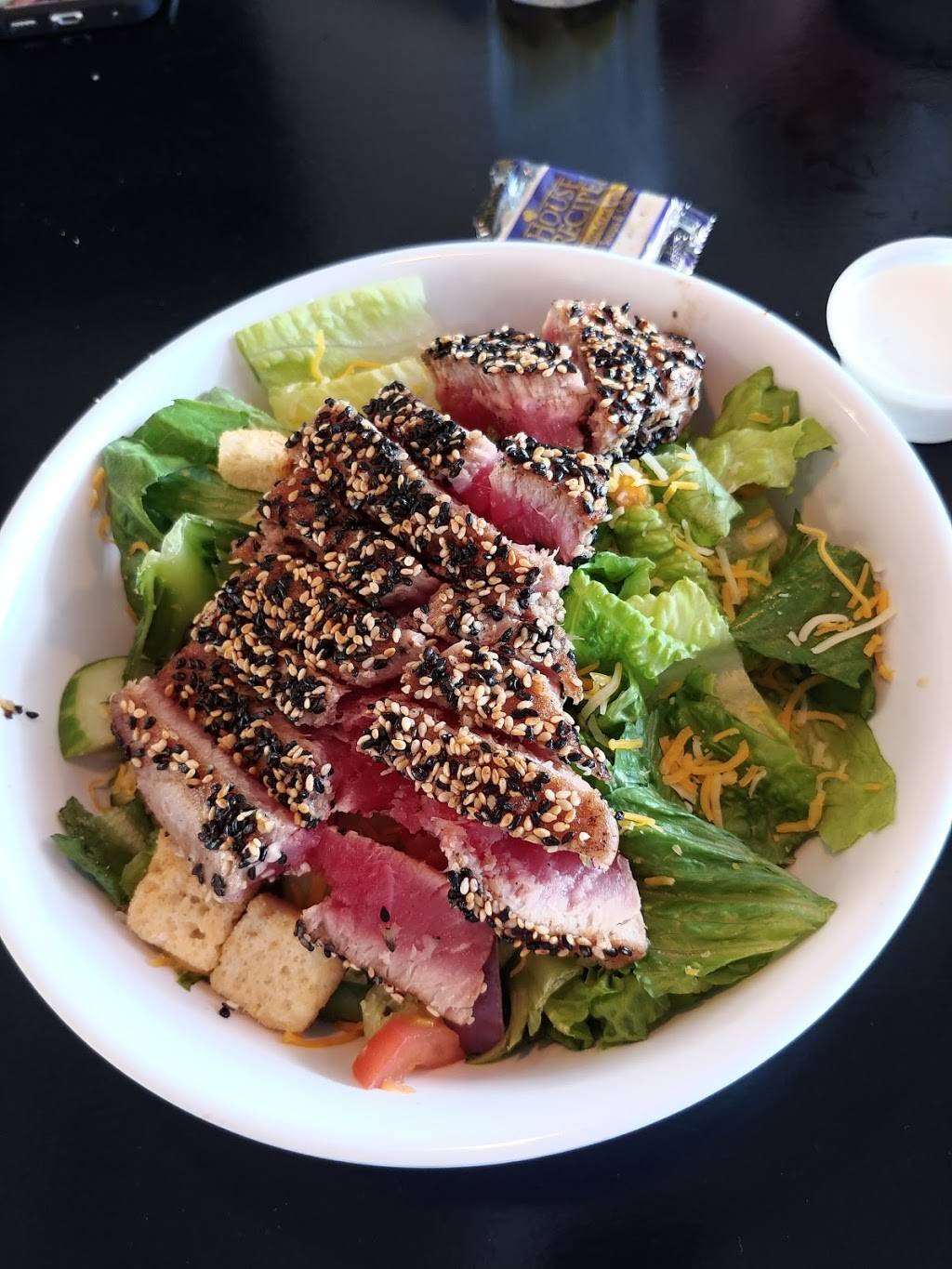 Shuckers Oyster Bar & Grill | restaurant | 96008 Wades Pl, Fernandina Beach, FL 32034, USA | 9042772580 OR +1 904-277-2580