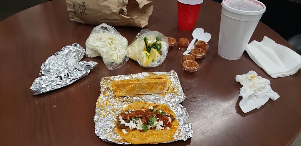 Birrieria y Menuderia Guadalajaras | restaurant | 845 Imperial Ave, Calexico, CA 92231, USA | 7608905181 OR +1 760-890-5181