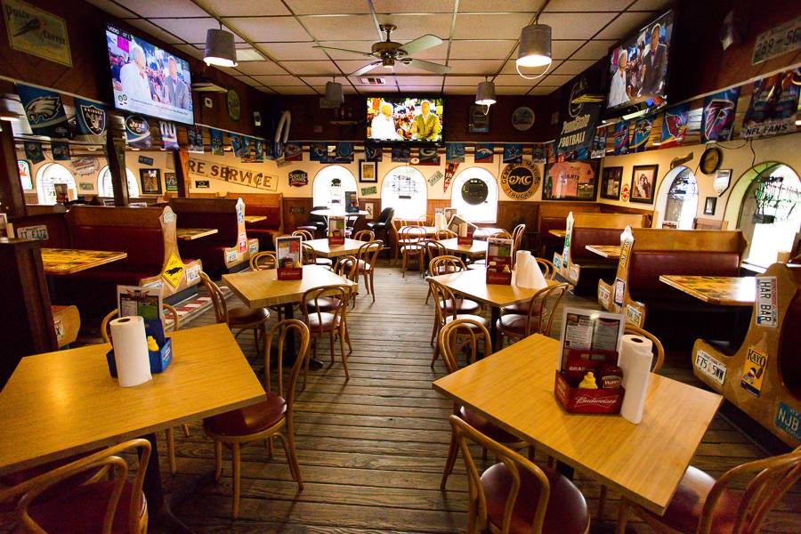 Bucketts Wings & More | restaurant | 6301 South Pointe Blvd, Fort Myers, FL 33919, USA | 2394817311 OR +1 239-481-7311