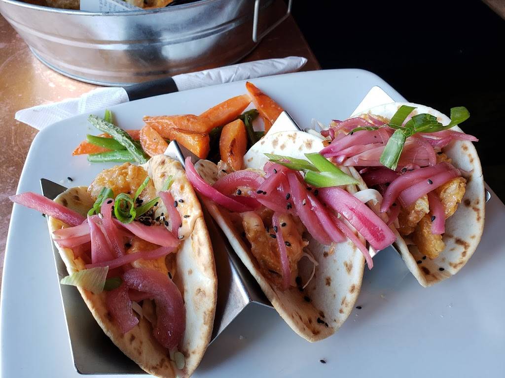 Toms Oyster Bar | restaurant | 318 S Main St, Royal Oak, MI 48067, USA | 2485411186 OR +1 248-541-1186