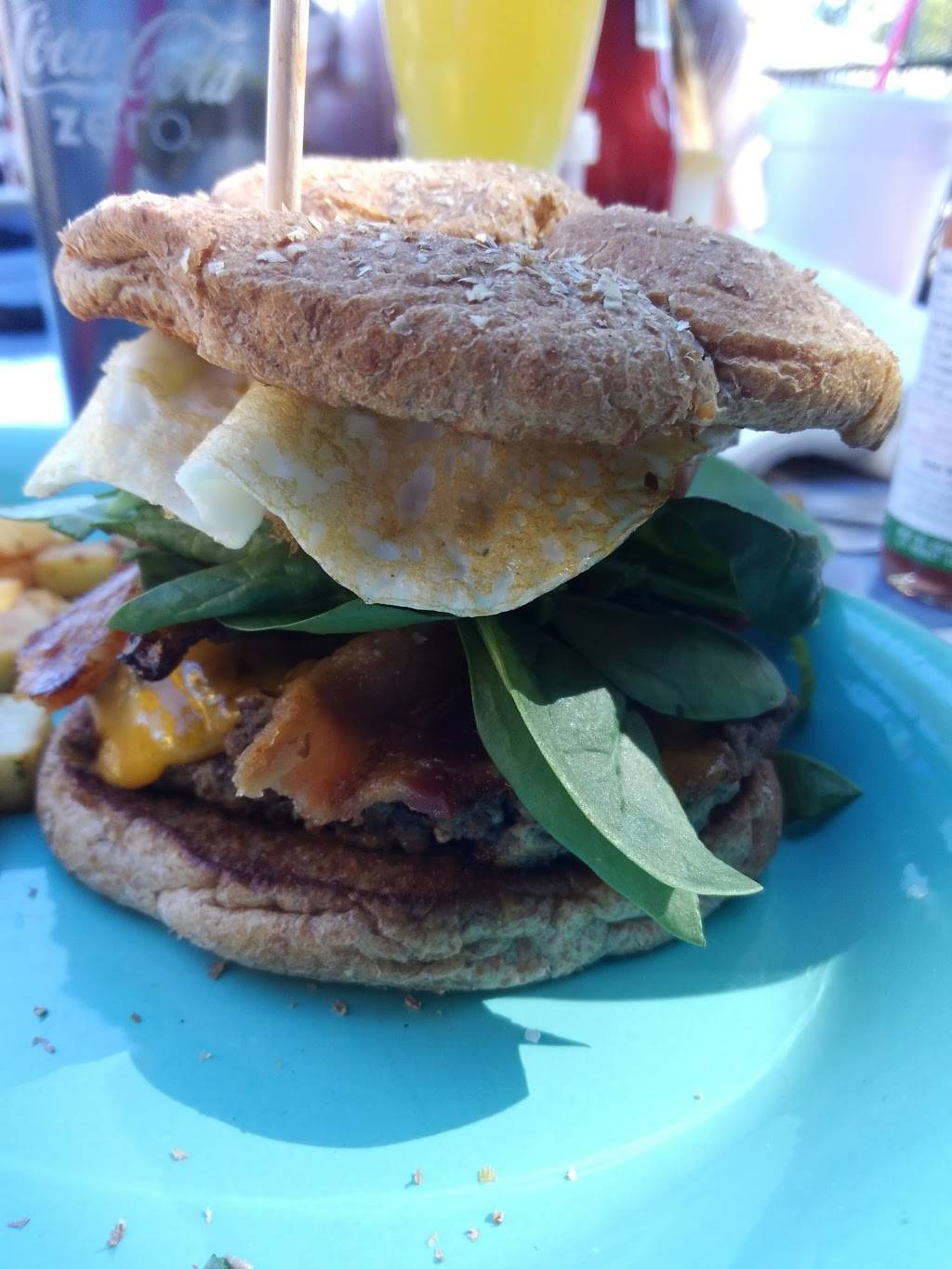 Shaws Patio Bar & Grill | restaurant | 1051 W Magnolia Ave, Fort Worth, TX 76104, USA | 8179262116 OR +1 817-926-2116