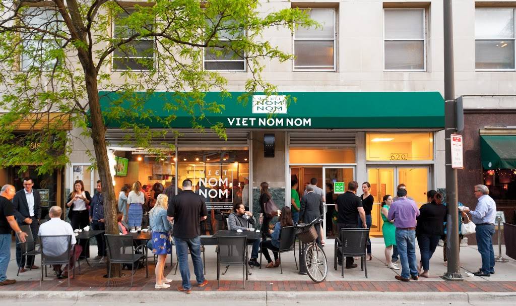 Viet Nom Nom | restaurant | 618 1/2 Church St, Evanston, IL 60201, USA | 8478596326 OR +1 847-859-6326