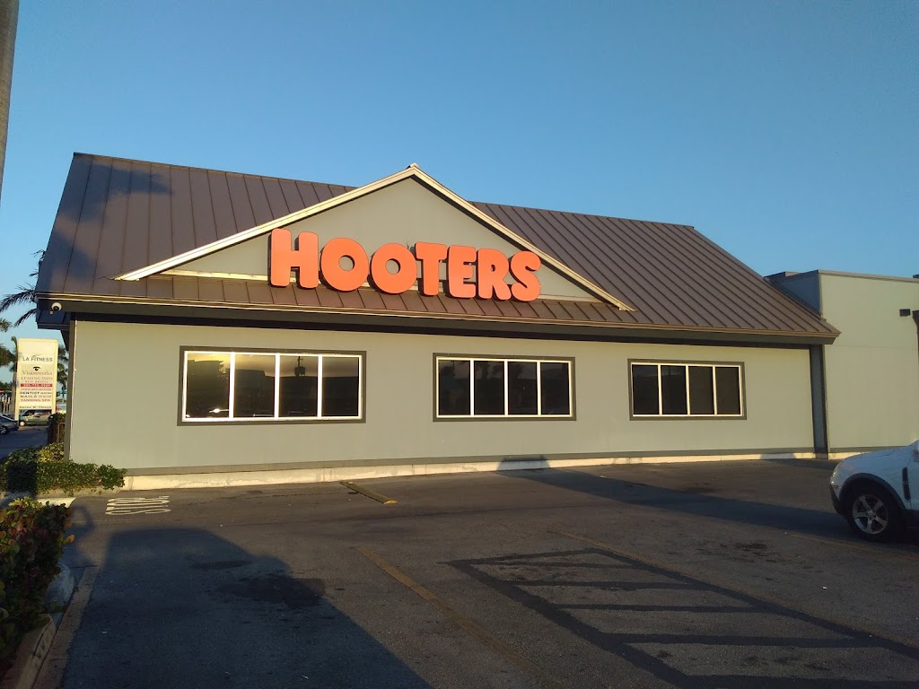 Hooters | restaurant | 680 W 49th St, Hialeah, FL 33012, USA | 3057225546 OR +1 305-722-5546
