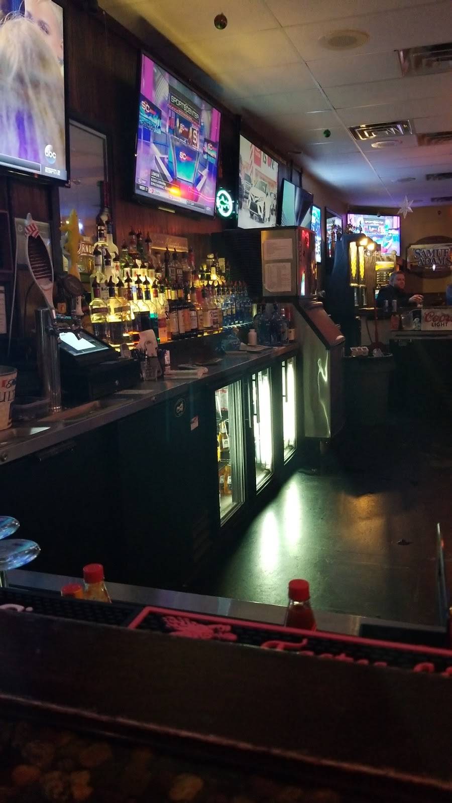 The Pour House | restaurant | 3410 W Willow Knolls Dr, Peoria, IL 61614, USA | 3096913885 OR +1 309-691-3885