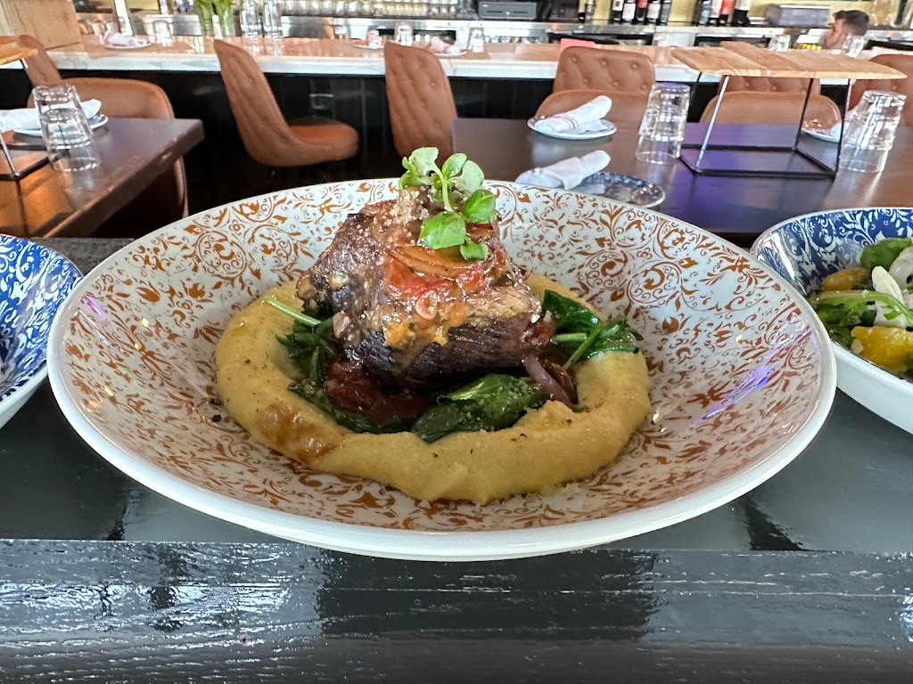 Ellas Italian Pub - Elmhurst | restaurant | 100 N York St, Elmhurst, IL 60126, USA | 6305631020 OR +1 630-563-1020