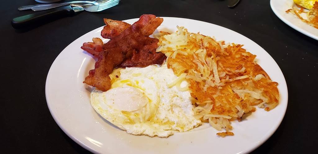 Springfield Carriage | restaurant | 724 E Edwards St, Springfield, IL 62703, USA | 2175721457 OR +1 217-572-1457