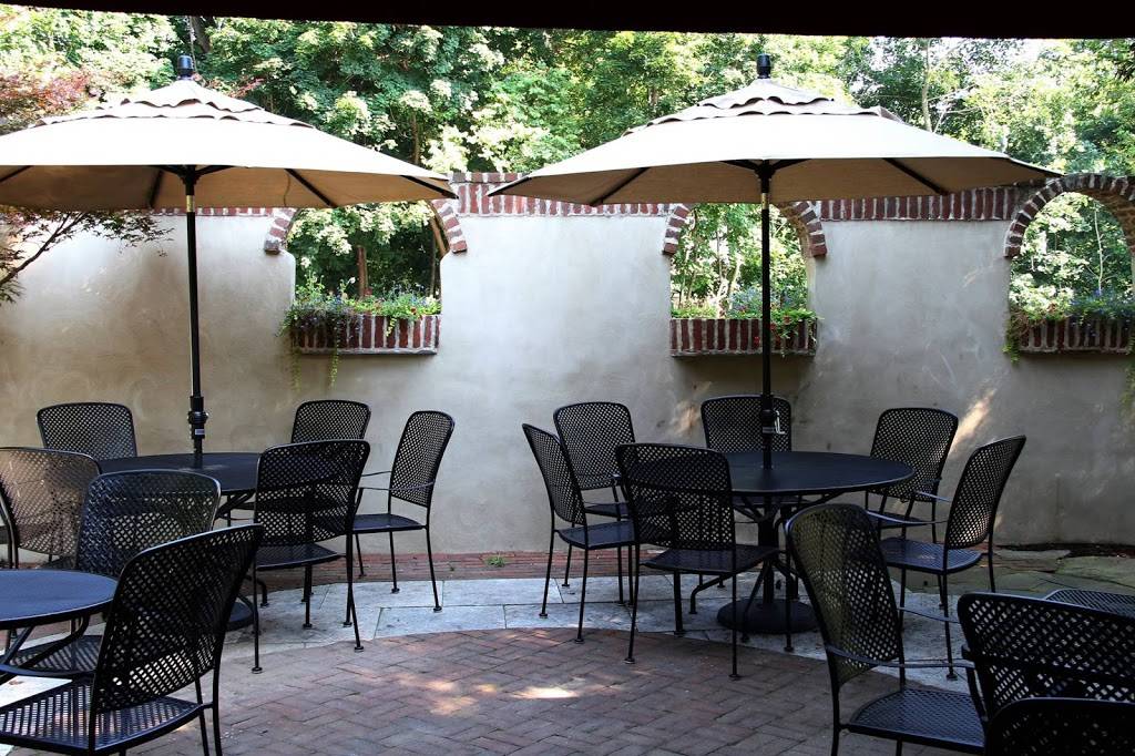 Buckleys Tavern | restaurant | 5812 Kennett Pike, Wilmington, DE 19807, USA | 3026569776 OR +1 302-656-9776