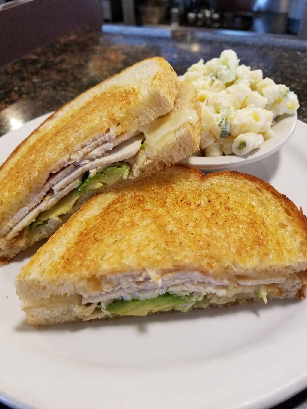 Country Cafe | restaurant | 18700 CA-88, Lockeford, CA 95237, USA | 2097275745 OR +1 209-727-5745