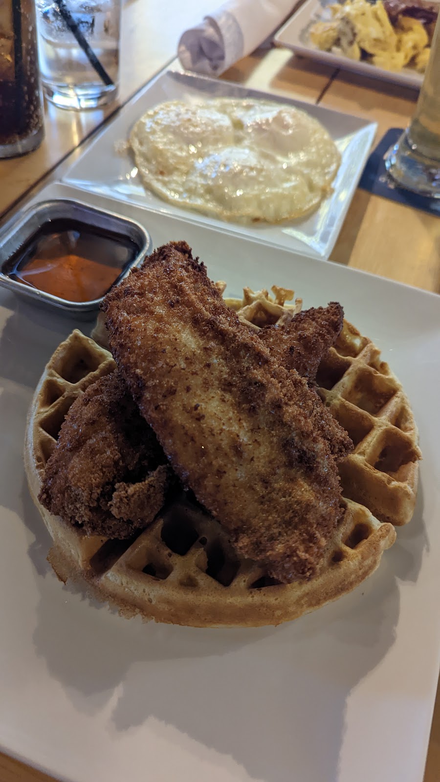 Central Station Bar and Grill | restaurant | 10 E Main St, Turlock, CA 95380, USA | 2096691010 OR +1 209-669-1010