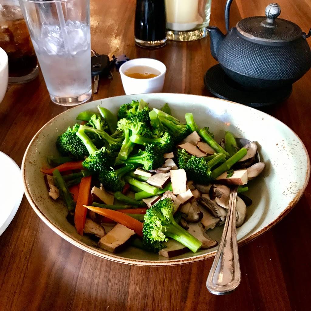 P.F. Changs | restaurant | 26001 Chagrin Blvd, Beachwood, OH 44122, USA | 2162921411 OR +1 216-292-1411