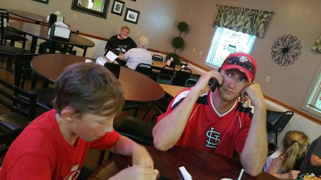 Shakerag Bar & Grill | restaurant | 109 S Maple St, Mulberry Grove, IL 62262, USA | 6183267900 OR +1 618-326-7900