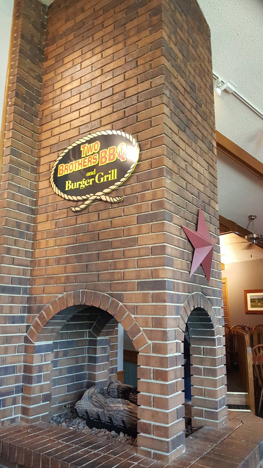 Two Brothers BBQ and Burger Grill | restaurant | 1701 W Central Ave, El Dorado, KS 67042, USA | 3164525522 OR +1 316-452-5522