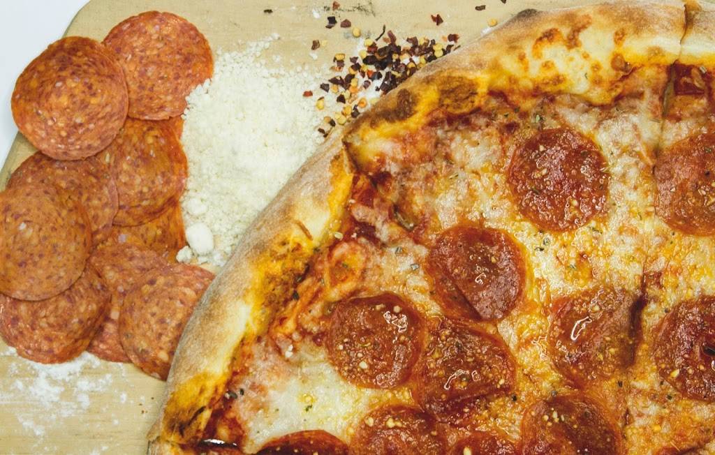 Speedys Pizza vs Roast Chicken | restaurant | 910 E Main St, Stamford, CT 06902, USA | 2035889198 OR +1 203-588-9198