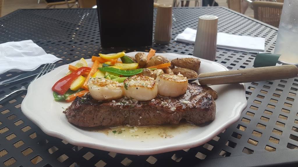 The Last Chair Bar & Grill | restaurant | 267 VT-100, West Dover, VT 05356, USA | 8024641133 OR +1 802-464-1133