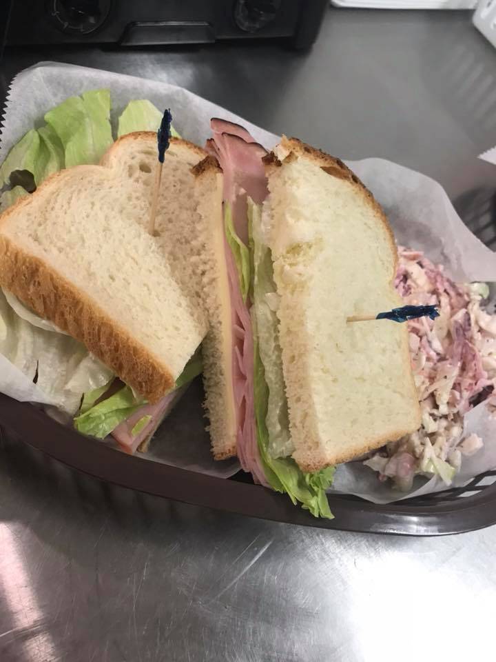 Jarrods Deli & Classic Meals | restaurant | 16 Colls, Farm Road, Jaffrey, NH 03452, USA | 6035329460 OR +1 603-532-9460