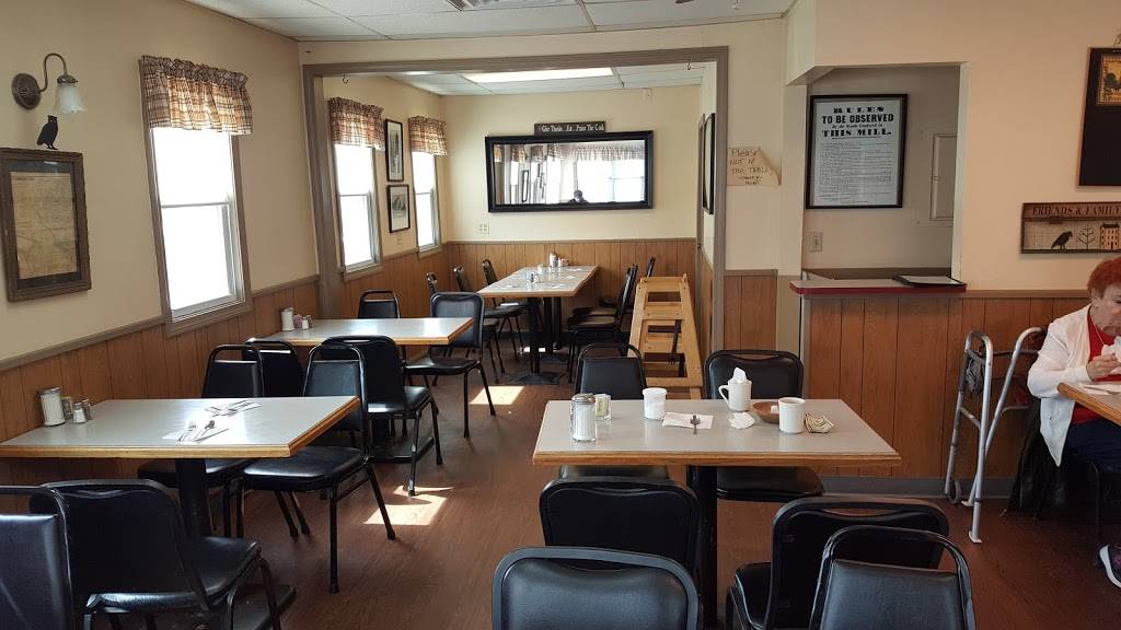 Everybodys Favorite Family Restaurant | restaurant | 1370 Mendon Road, Cumberland, RI 02864, USA | 4013335035 OR +1 401-333-5035