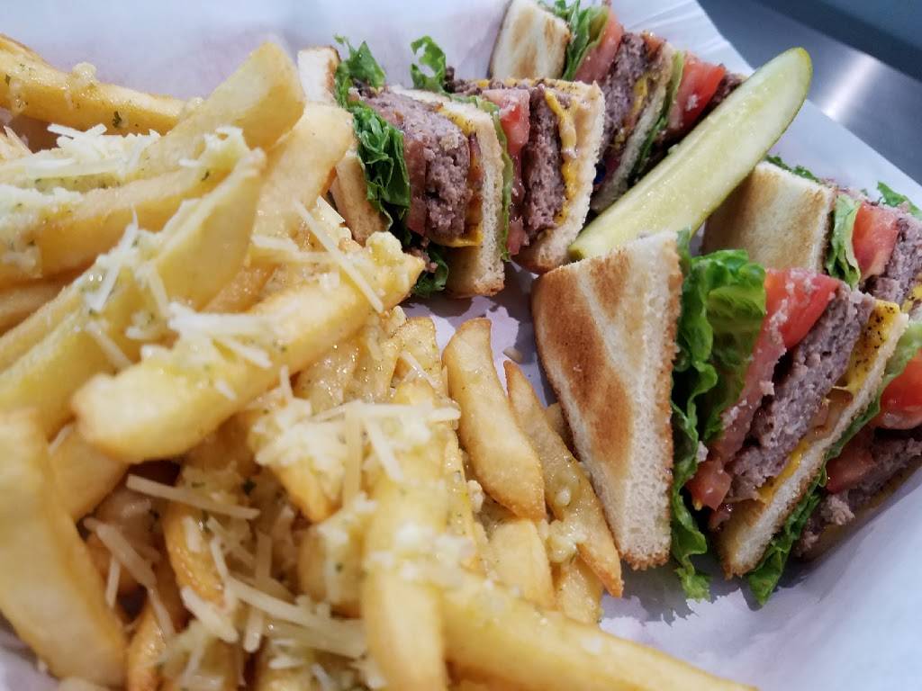 Moo Moos Burger Barn | restaurant | 3200 N Naglee Rd #608, Tracy, CA 95304, USA | 2092079019 OR +1 209-207-9019