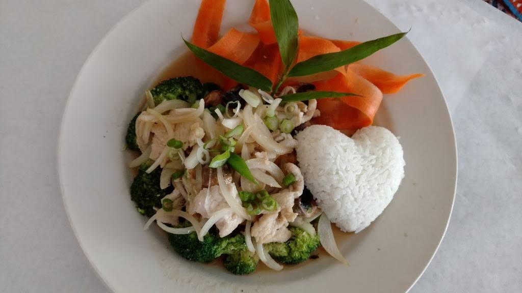 LightHouse Restaurant | restaurant | 11 Monroe Bay Ave, Colonial Beach, VA 22443, USA | 8042247580 OR +1 804-224-7580