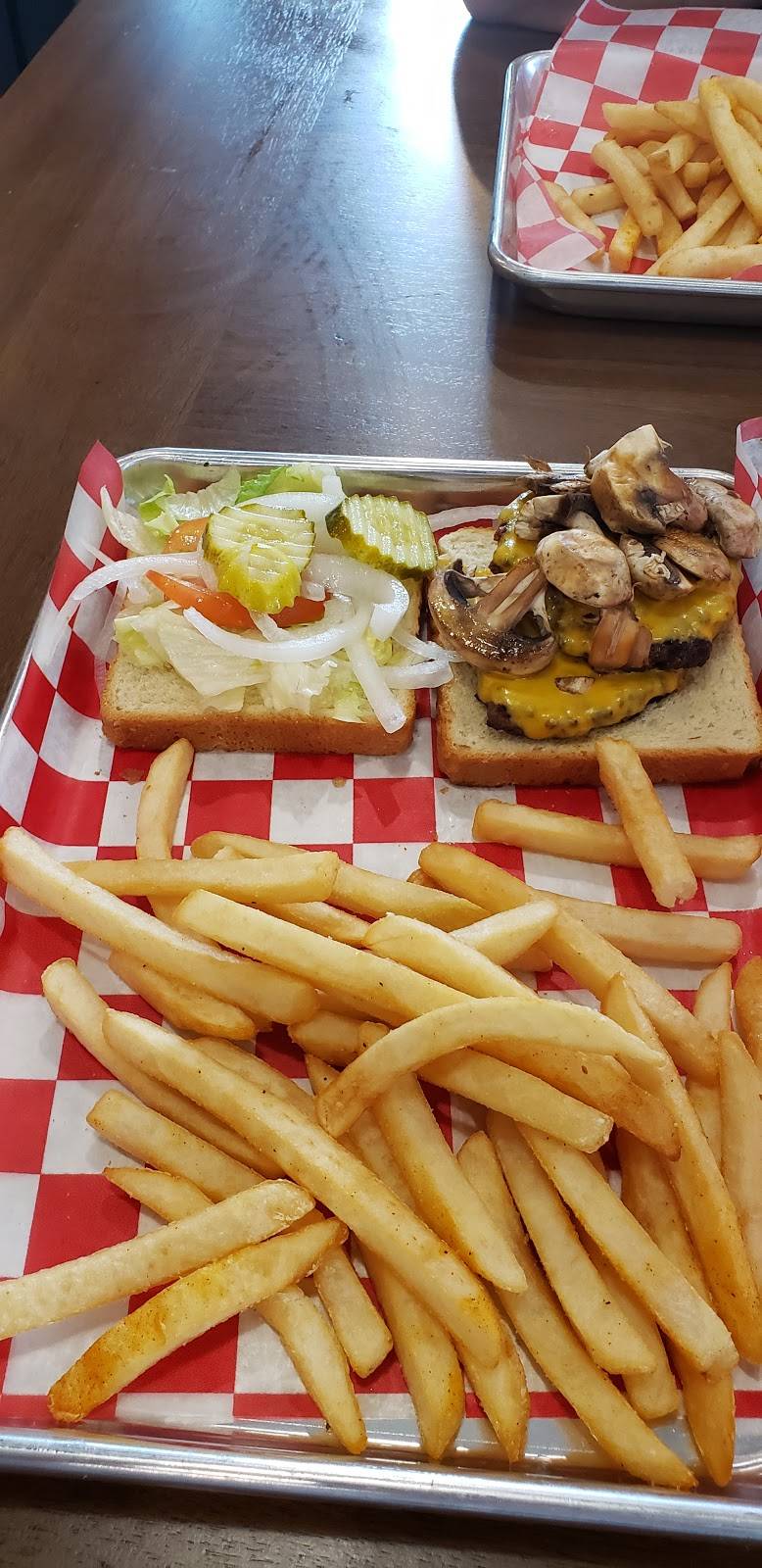 Cow Tippers Burger Company | restaurant | 216 N Madison Ave, Douglas, GA 31533, USA | 9122921479 OR +1 912-292-1479